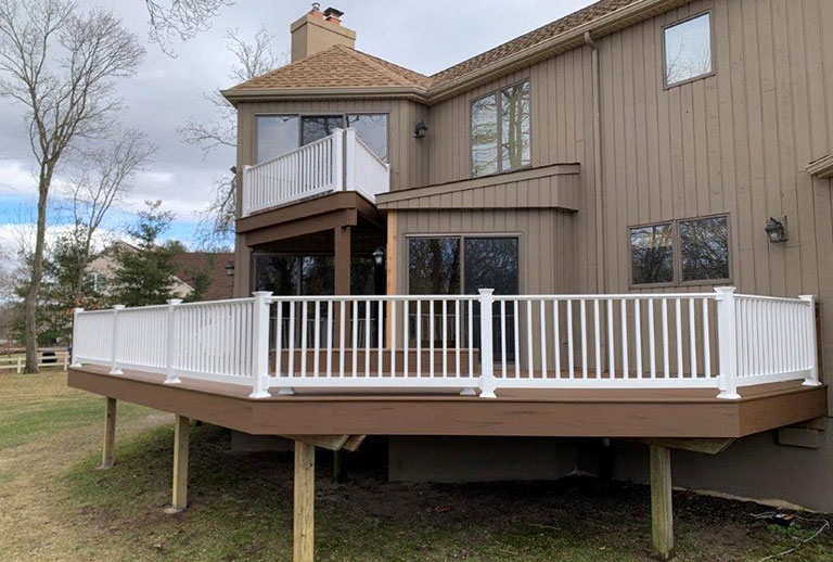 TimberTech deck with White Railings